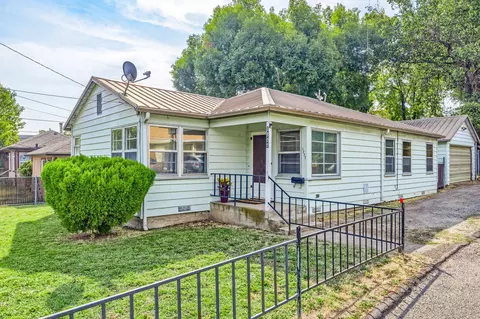 1222 Iowa St, Ashland, OR 97520