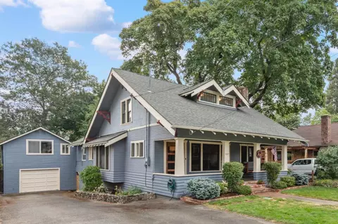 1027 NW Washington Blvd, Grants Pass, OR 97526