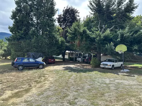216 Mobley Dr, Azalea, OR 97410