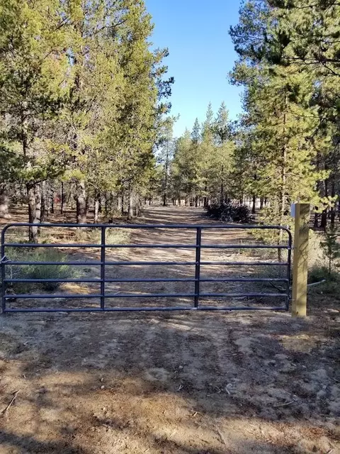 15725 Deedon Rd, La Pine, OR 97739 photo 8