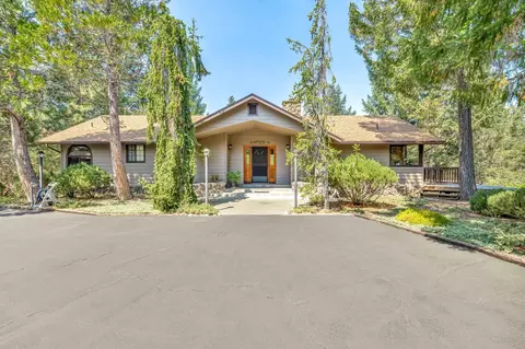 259 Garnet Ln, Grants Pass, OR 97526