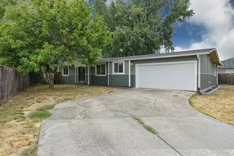 149 N Buchanan Ave, Eagle Point, OR 97524