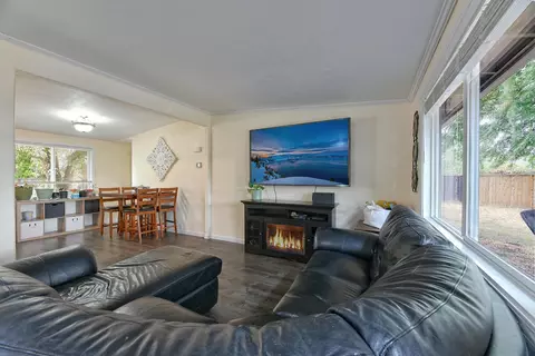 149 N Buchanan Ave, Eagle Point, OR 97524 photo 4
