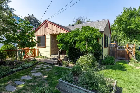 33 Morse Ave, Ashland, OR 97520