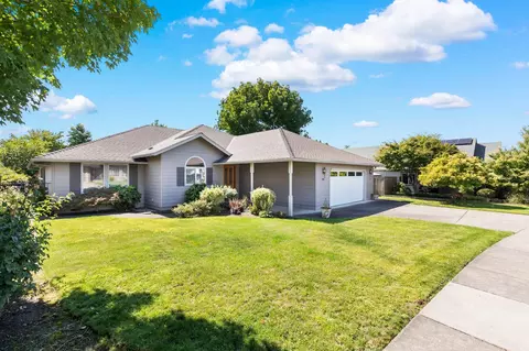 3502 Blueblossom Dr, Medford, OR 97504