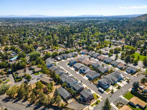 1258 NE Hoover Loop, Bend, OR 97701 photo 53