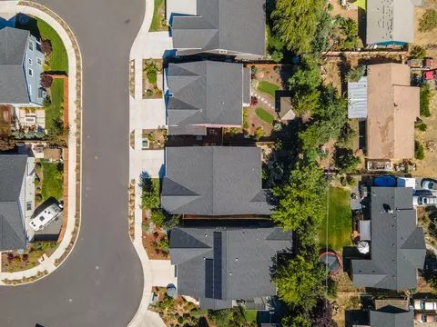 1258 NE Hoover Loop, Bend, OR 97701 photo 50