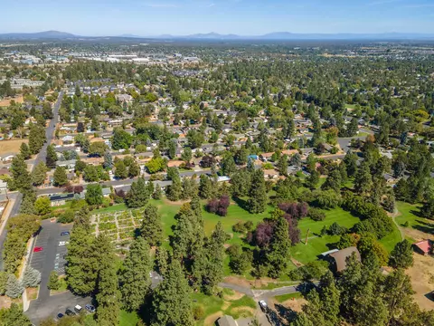 1258 NE Hoover Loop, Bend, OR 97701 photo 56