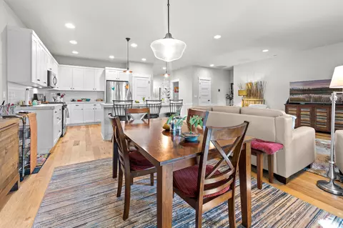 1258 NE Hoover Loop, Bend, OR 97701 photo 10