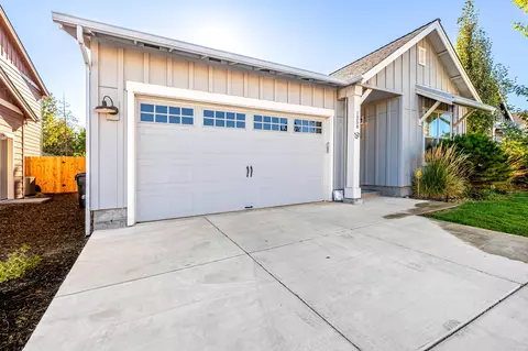 1258 NE Hoover Loop, Bend, OR 97701 photo 25