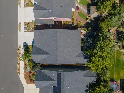 1258 NE Hoover Loop, Bend, OR 97701 photo 49