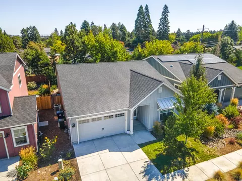 1258 NE Hoover Loop, Bend, OR 97701 photo 45