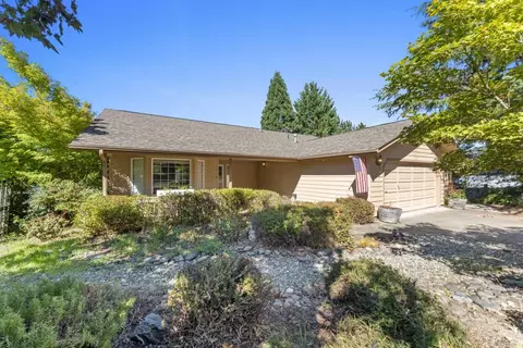 1032 Thelma Way, Grants Pass, OR 97527