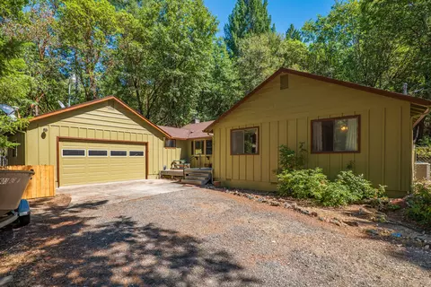 3211 Riverbanks Rd, Grants Pass, OR 97527
