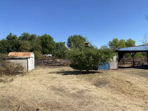 2650 Tennessee Dr, Medford, OR 97501