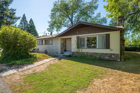 511513 SE M St, Grants Pass, OR 97526