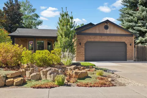 1119 SW Ellenhurst Pl, Bend, OR 97702