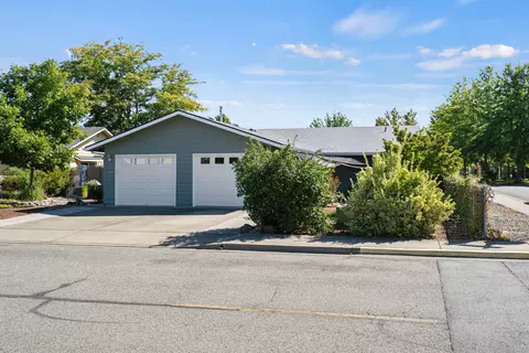 1373 SW Kokanee Ln, Grants Pass, OR 97527