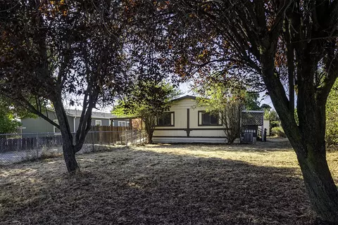 2496 Terr-mont St, White City, OR 97503