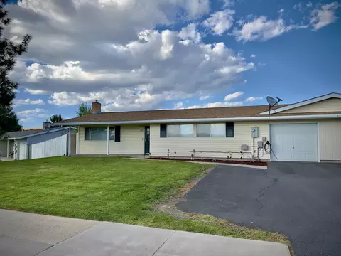 10777 Wright Ave, Klamath Falls, OR 97603
