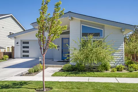 63764 Wellington St, Bend, OR 97701