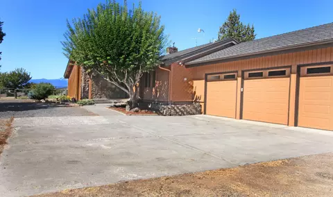 64960 Glacier View Dr, Bend, OR 97703 photo 8