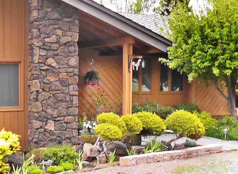 64960 Glacier View Dr, Bend, OR 97703 photo 4