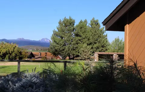 64960 Glacier View Dr, Bend, OR 97703 photo 9