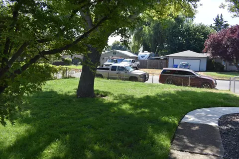 608 Laurel St, Eagle Point, OR 97524 photo 5