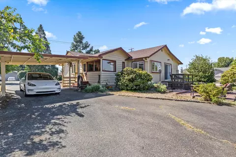 1635 Leonard Rd, Grants Pass, OR 97527