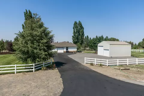 21320 View Ln, Bend, OR 97701 photo 43