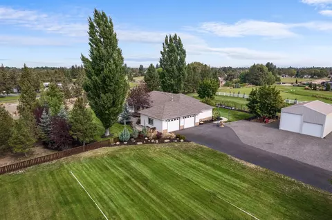 21320 View Ln, Bend, OR 97701