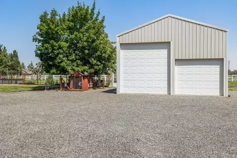 21320 View Ln, Bend, OR 97701 photo 37
