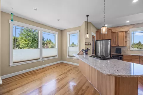 21320 View Ln, Bend, OR 97701 photo 17