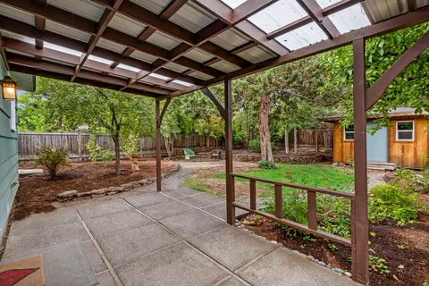 753 NE 9th St, Bend, OR 97701 photo 19