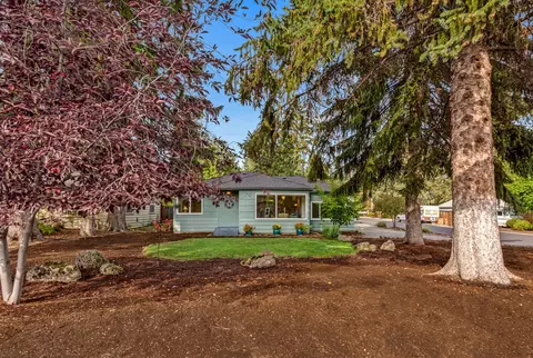 753 NE 9th St, Bend, OR 97701 photo 2