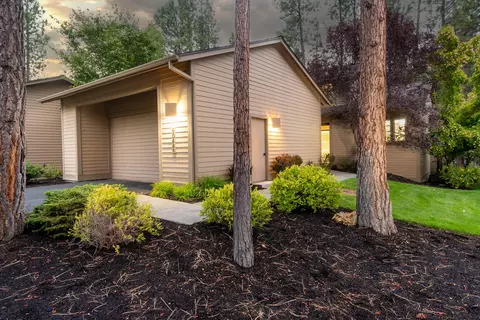 60446 Seventh Mountain Dr, Bend, OR 97702