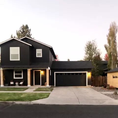 3112 NE Wells Acres Rd, Bend, OR 97701