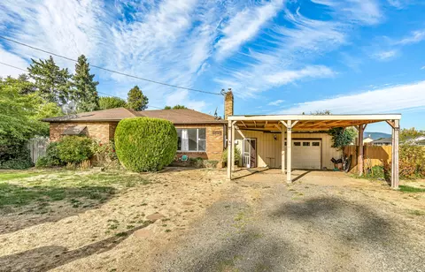 1798 W Stewart Ave, Medford, OR 97501