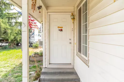 3415 SW 26th St, Redmond, OR 97756