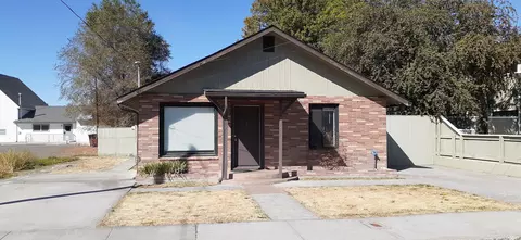 170 SE 9th St, Madras, OR 97741