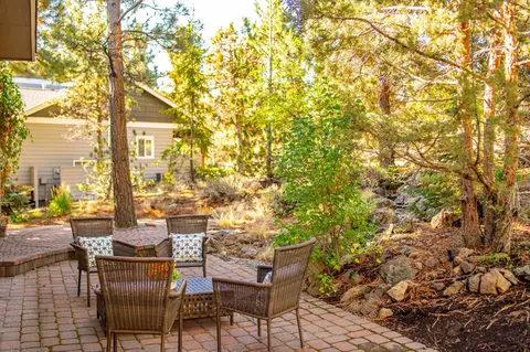 565 NW Divot Dr, Bend, OR 97703 photo 31