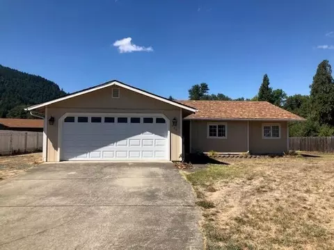 330 Outback Ln, Glendale, OR 97442
