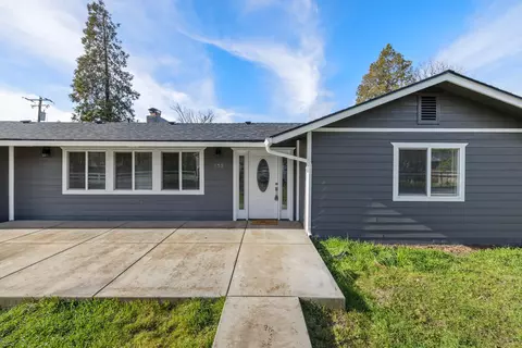 135 Heather Ln, Shady Cove, OR 97539