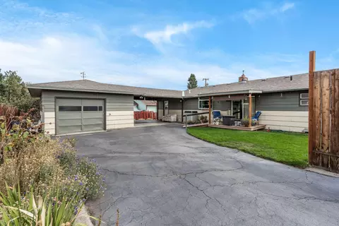 596 SW 2nd St, Madras, OR 97741