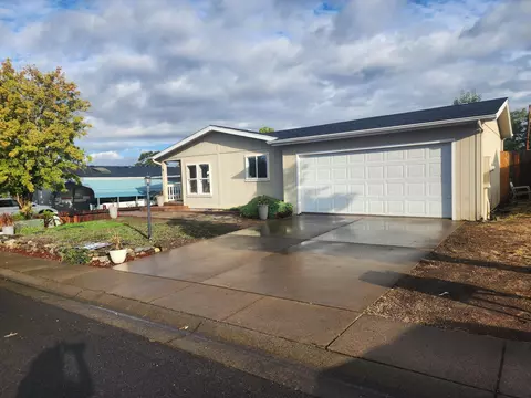 91 Eagle View Dr, Eagle Point, OR 97524