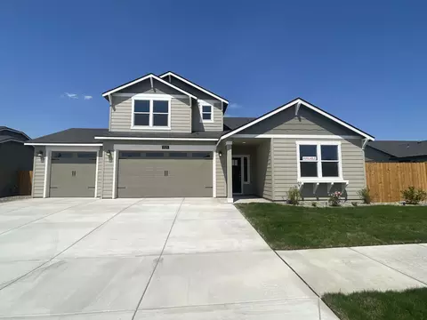 3487 NW 15th St #205, Redmond, OR 97756