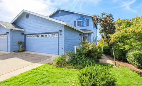 3855 Dover Ridge Dr #16, Medford, OR 97504