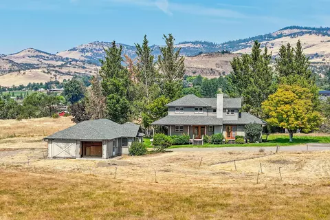 425 E Ashland Ln, Ashland, OR 97520