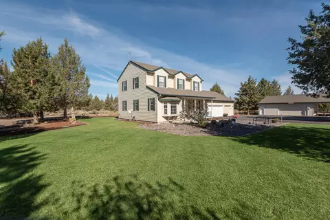 60495 Dakota Trl, Bend, OR 97702 photo 2